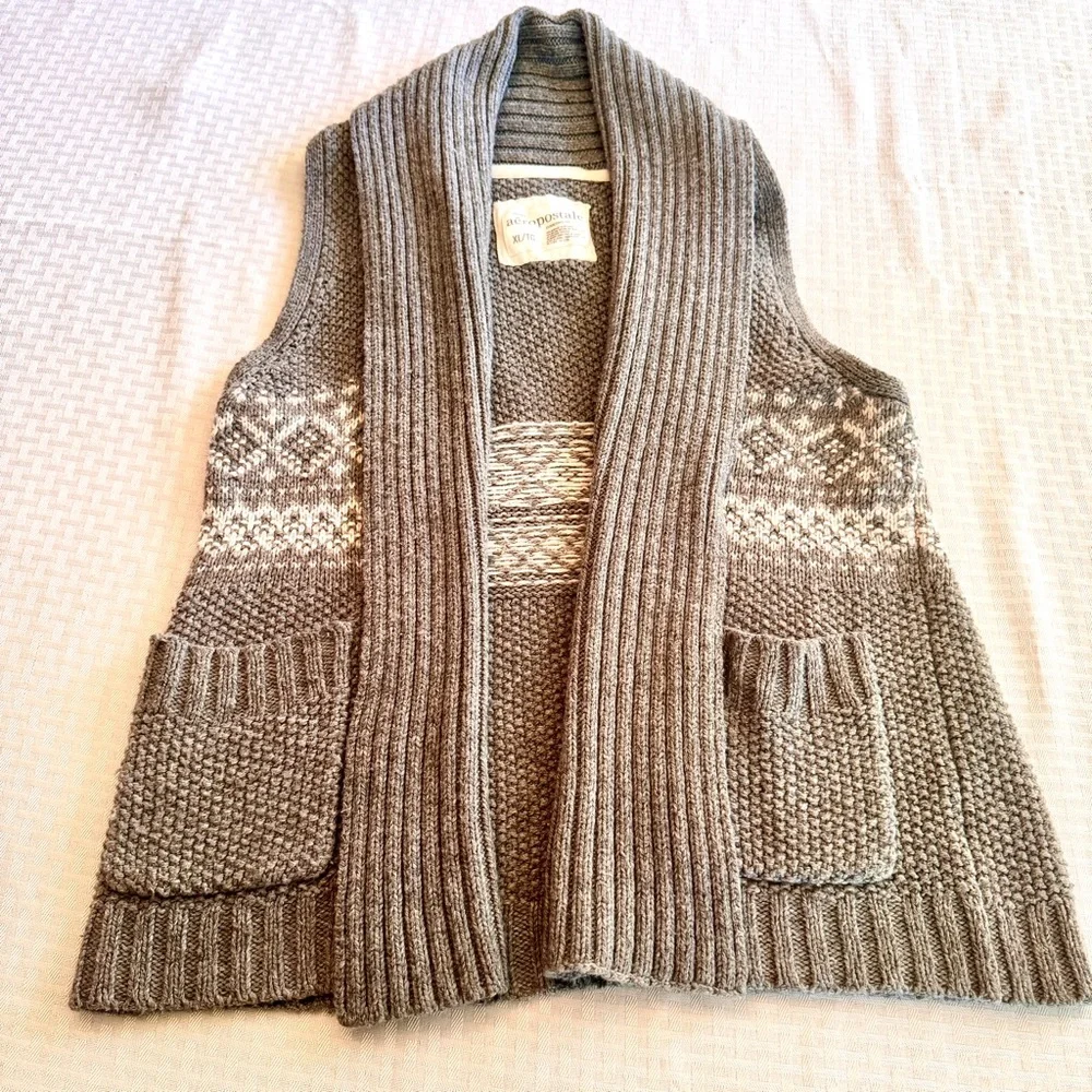 Aeropostale Gray‎ Knitted Sleeveless Cardigan Vest XL Fair Isle Pattern